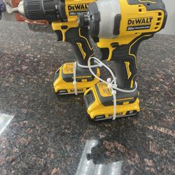 Dewalt Atomic Brushless Drill Set 