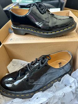 Dr. martens WMNS size 8