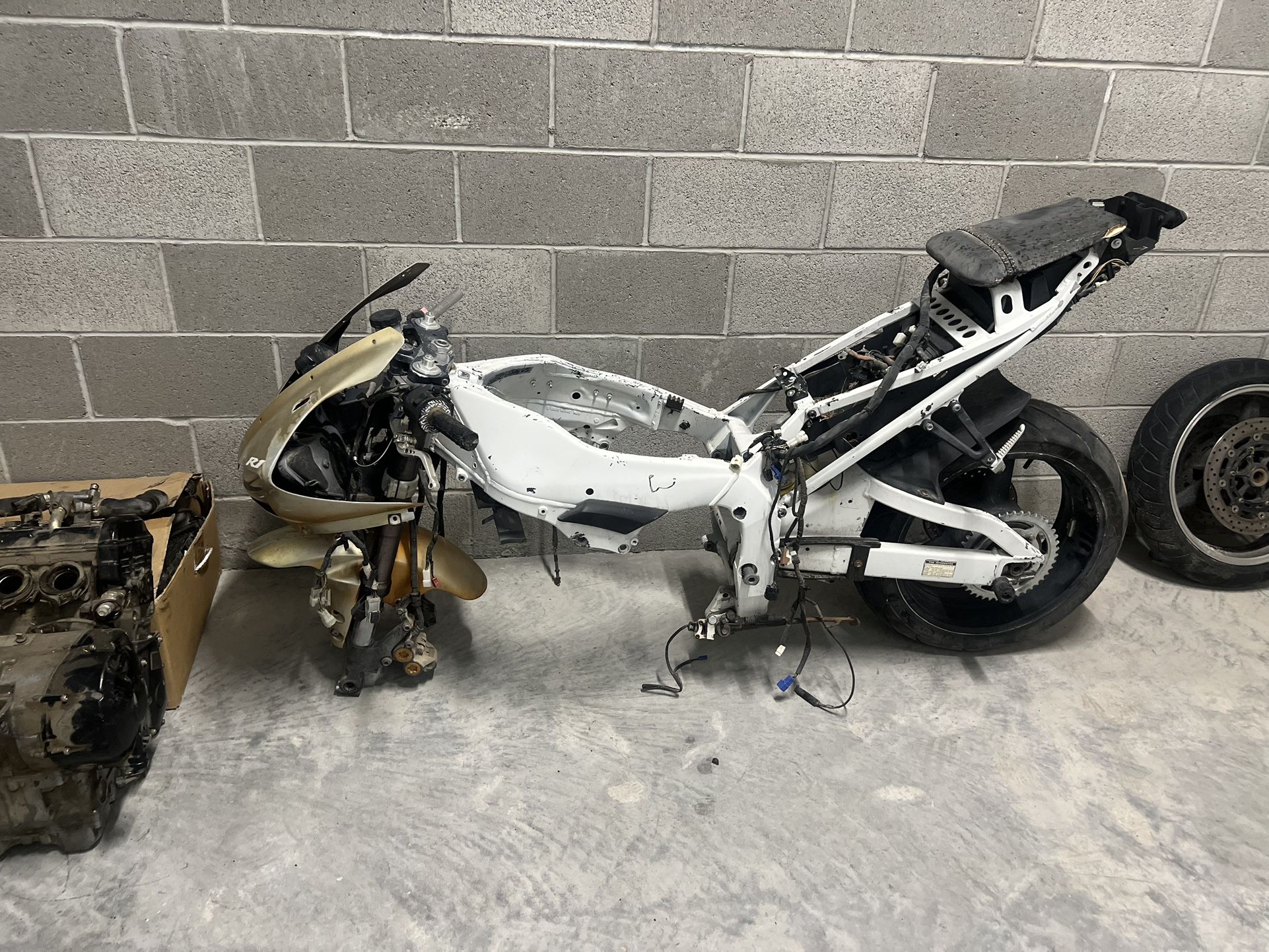 2002 Yamaha R1/ 2002 Harley Sportster 1200 XLC