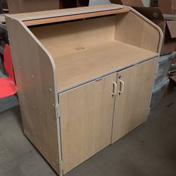 Cabinet/desk /shelf 