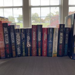 Book collection of James Patterson novels. 16 books from the best selling author of mystery, suspense and thriller fiction.  Good to excellent conditi