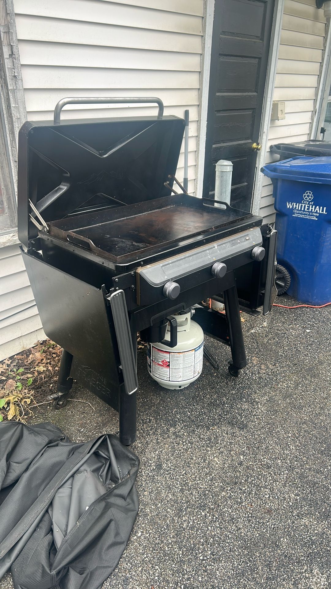 Traeger 33in Flattop 3 Burner