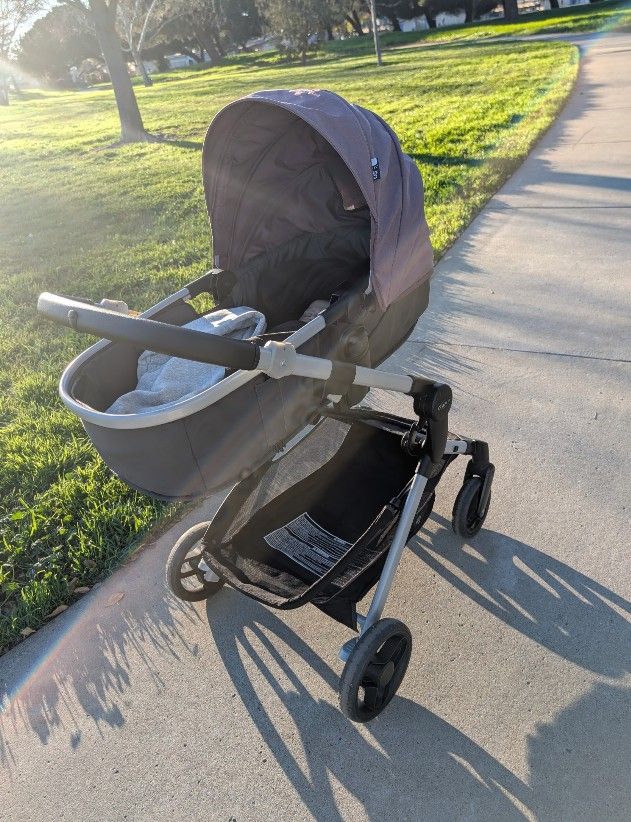 Beautiful Baby Stroller On Sale!!