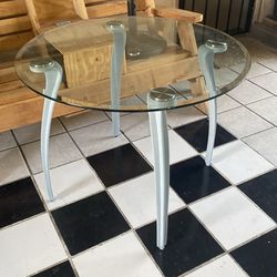 Glass round table