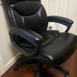 Computer Desk Chair. Cash Only Pick Up Only.