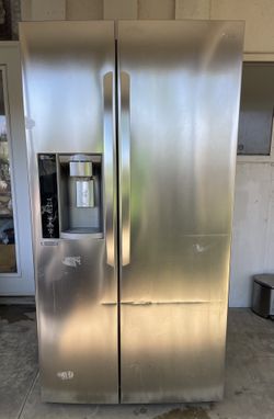 REFRIGERATOR