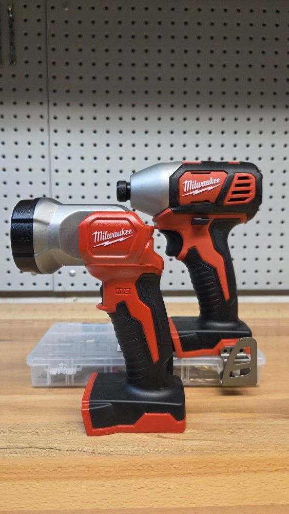 M18 work light and 1/4 hex impact driver