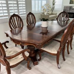 Extendable Dining Table