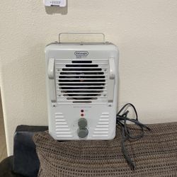 Small Delonghi Safe Heater.