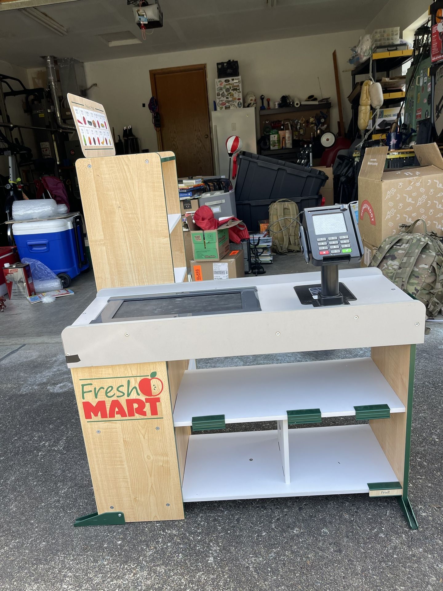 Melissa & Doug Grocery Store Checkout Stand