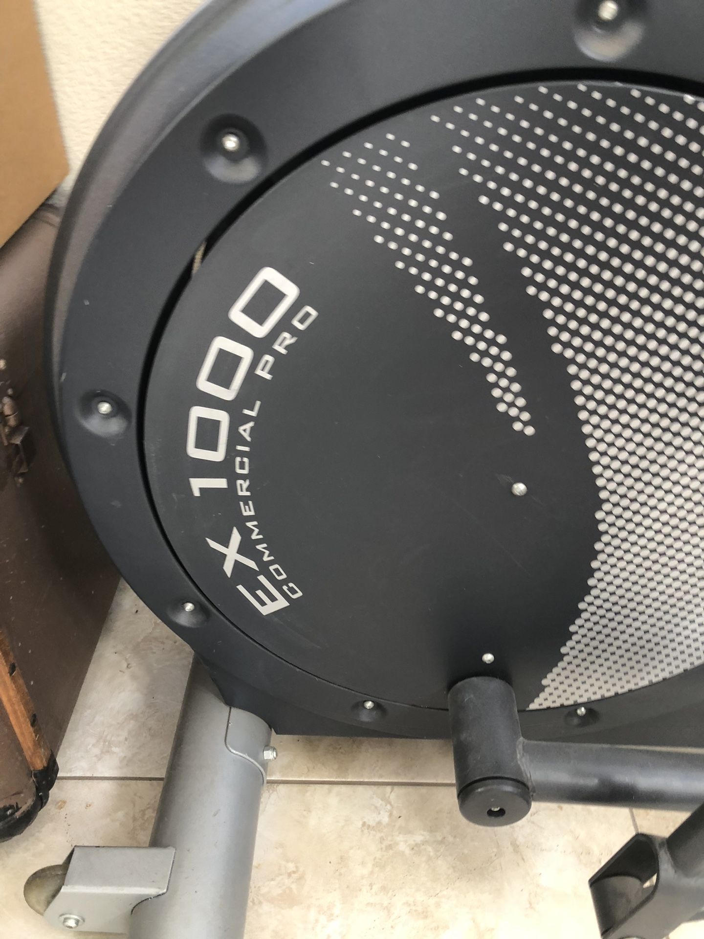 Epic EX 1000 Commercial pro elliptical for Sale in Temecula CA