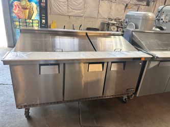 Everest sandwich prep table refrigerated