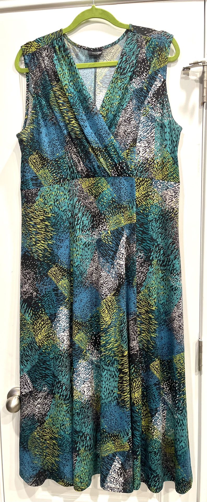 Women’s Multi-Functional Dress- Size 16