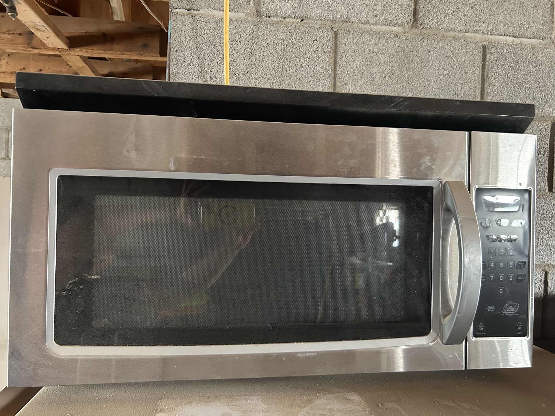 Over The Stove Microwave W Fan