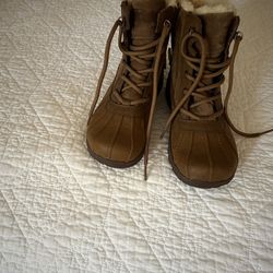 UGG  rain boots