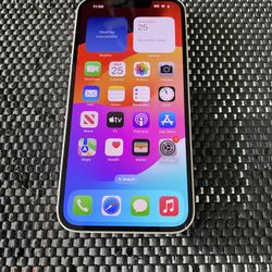 Apple iPhone 13 256GB Unlocked *Scratched