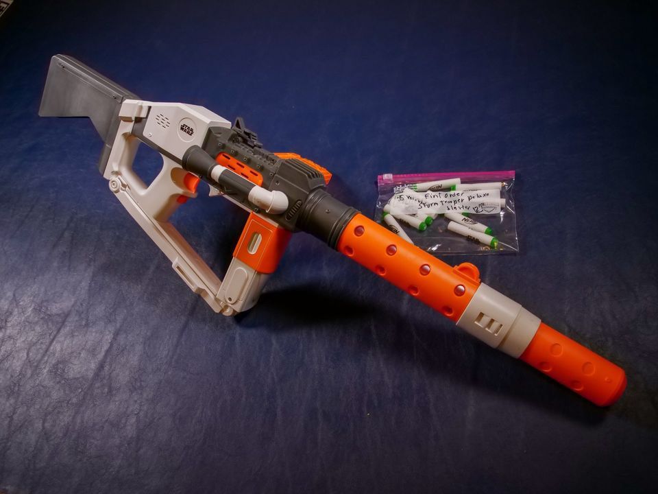 Nerf Star Wars First Order Stormtrooper Deluxe Blaster 12 darts