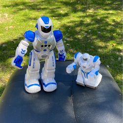 Smart Bot  And Battle Robot As Is No Remotes