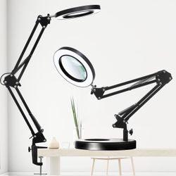 Magnifier with light
