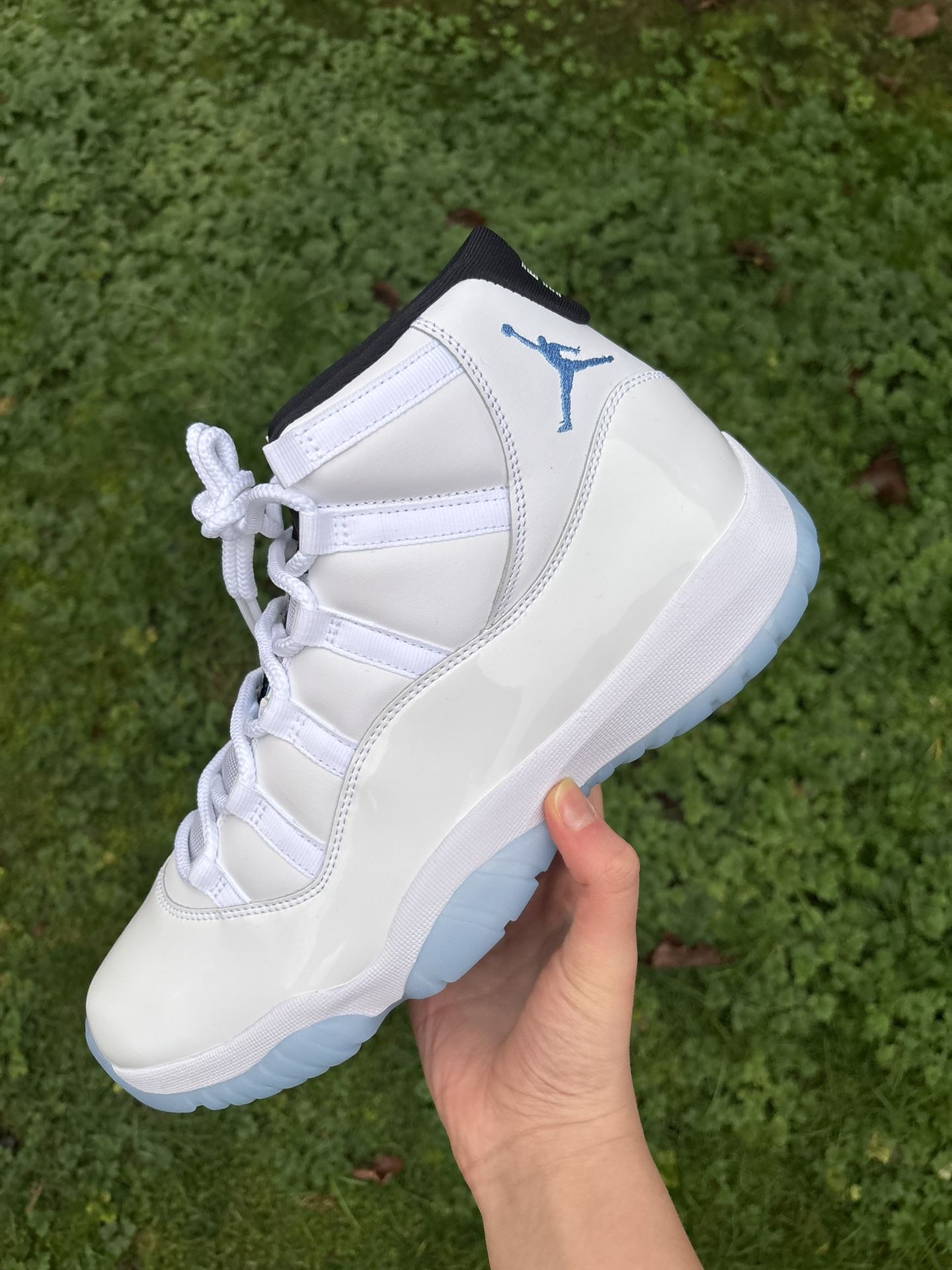 Jordan 11 Legend Blue