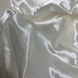  24. Table Covers Satin