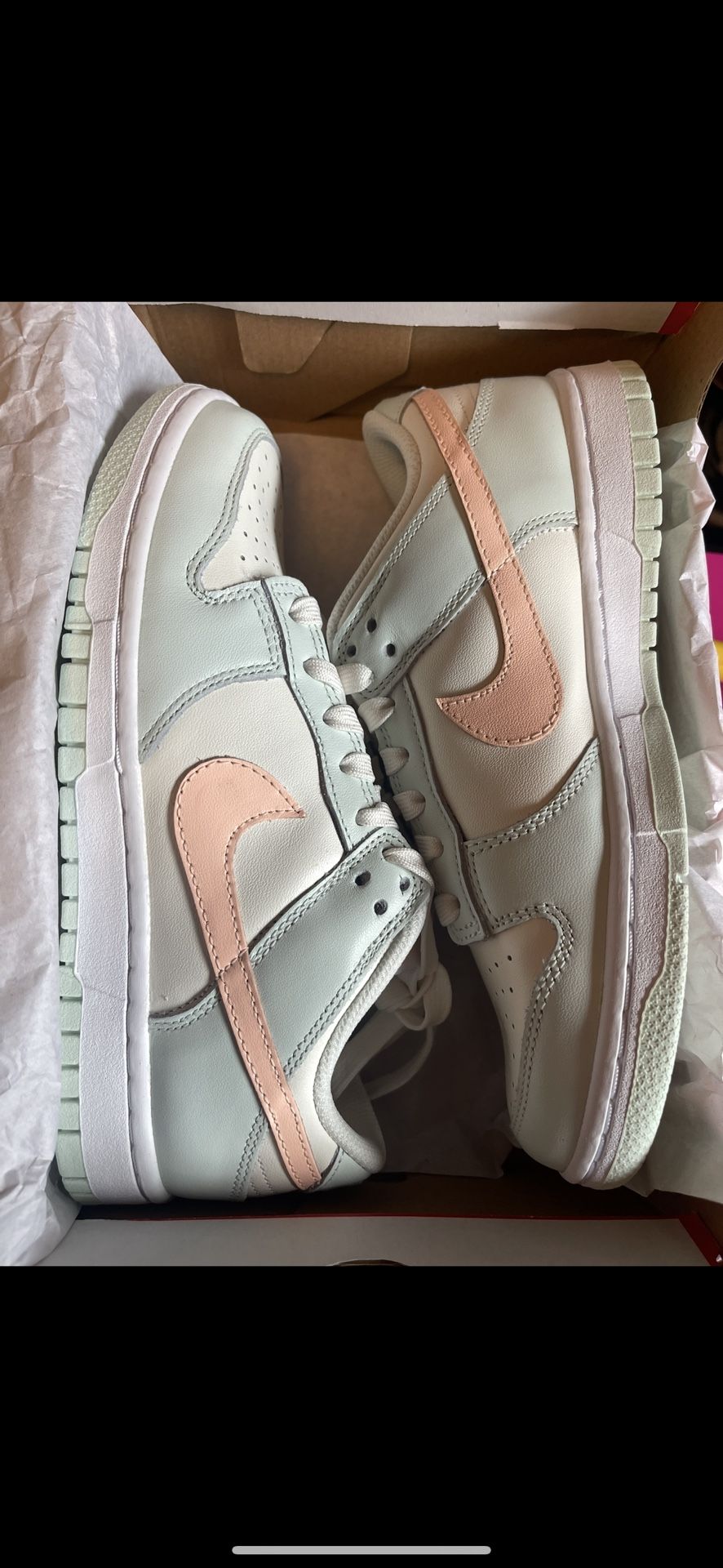 DS NIKE DUNK LOW BARELY GREEN SIZE 7W