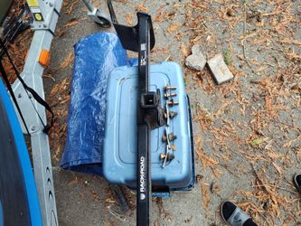 CURT 1-1/4" Trailer Hitch – Dodge Challenger