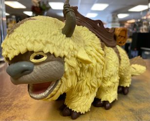 The Last Airbender Appa Action Figure 11-inches long w/saddle & Arrow mark on head