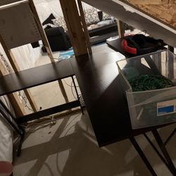 gaming desk used three times 