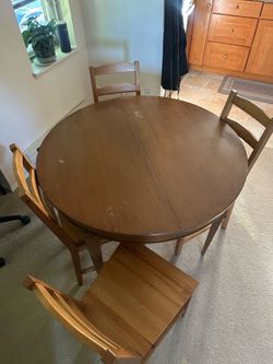 Dining table and 4 chairs