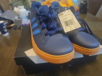 Pair of new ADIDAS GRAND COURT 2.0 K