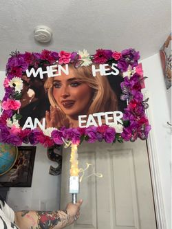 Light lip sabrina carpenter totem