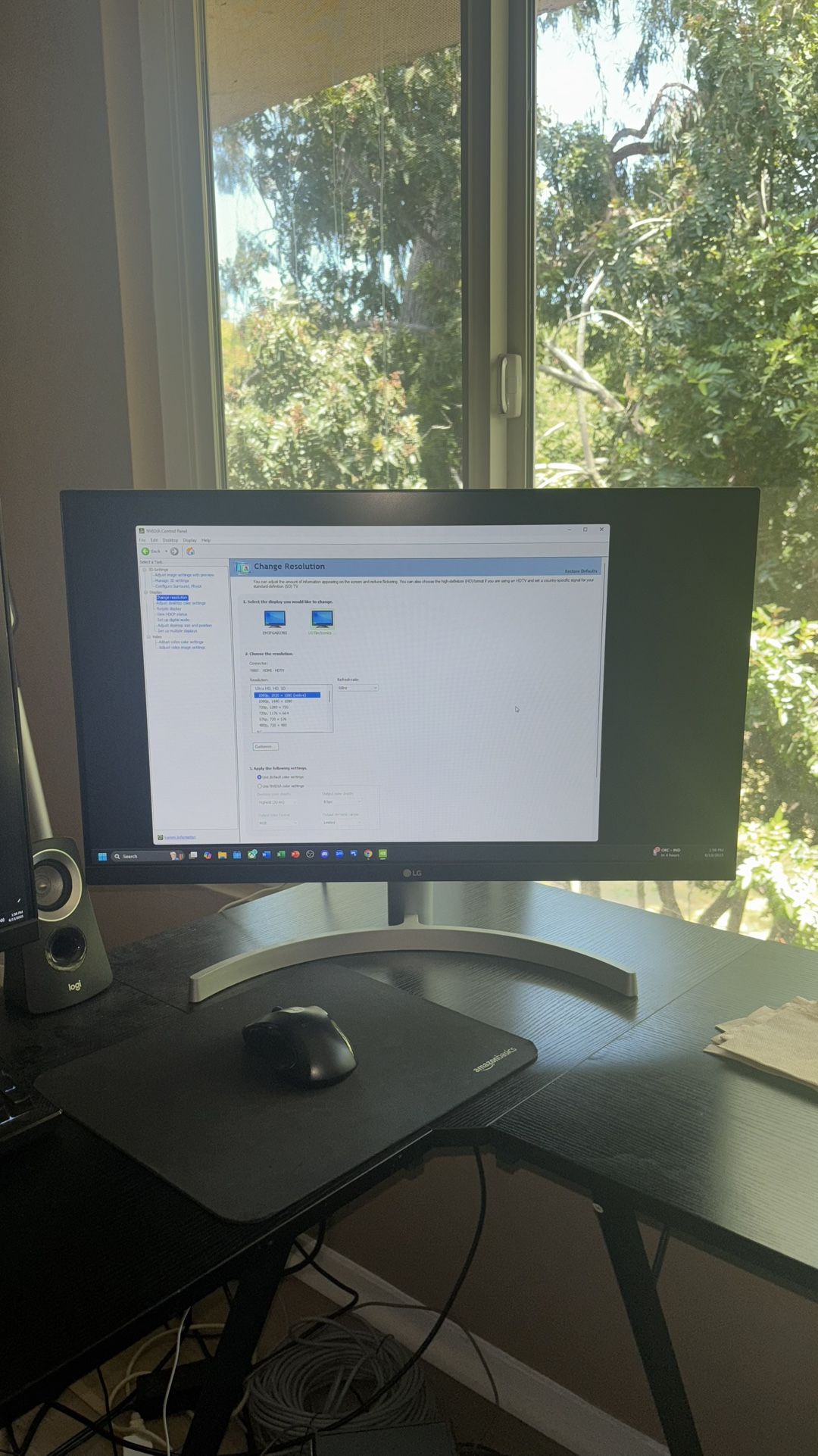 LG Monitor 27’