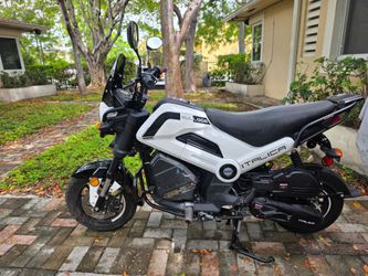 Italica Bulldog 150 2024 - Solo 1,100 Millas

Como Nueva - Clean Title