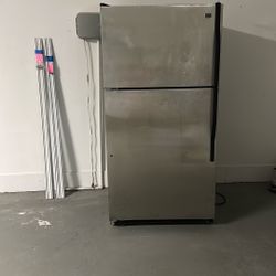 FRIDGE MUST PICK UP!!!
