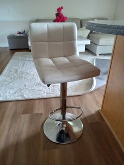 Bar Chairs two Good Condition