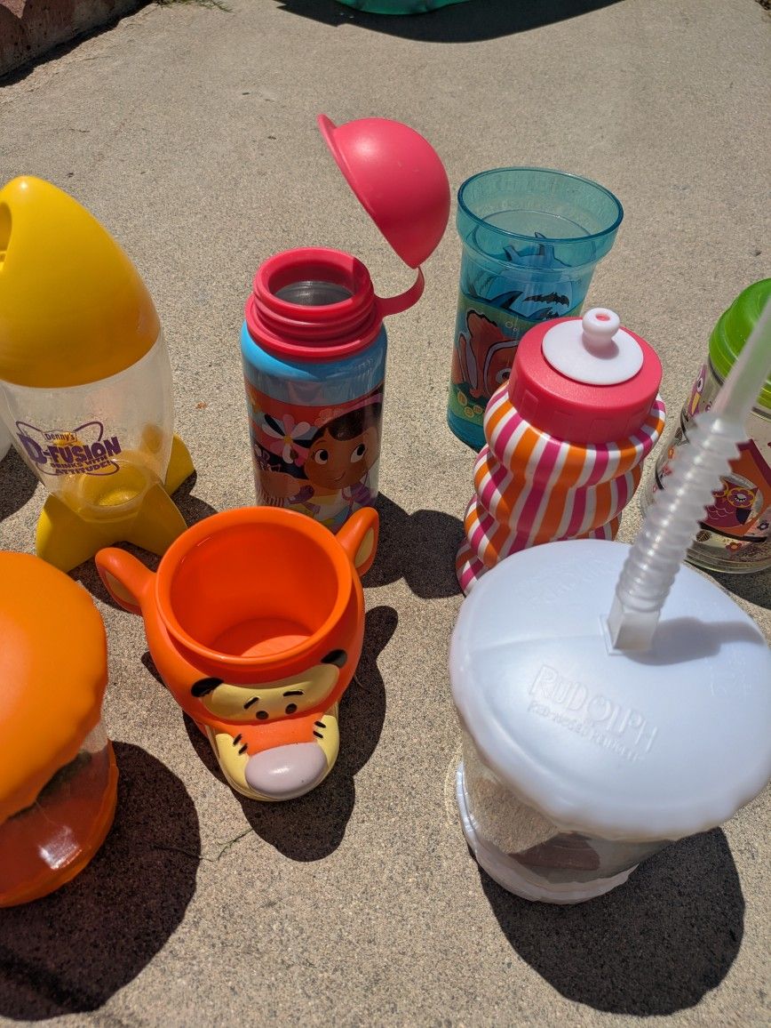 Children's Novelty Cups Lot Of 11
