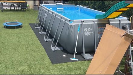 18x52 Pool with TONS of extras!