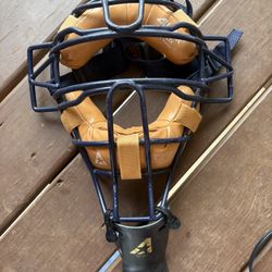 New Catchers Or Umpires Mask With Throat Guard 
