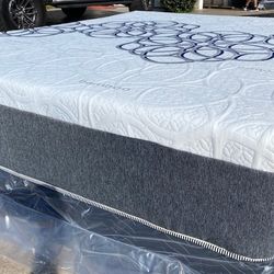 Cal King Bamboo Cool Gel Memory Foam!!