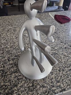 Figure Knife Stand