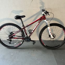BICYCLE TREK 24 SPEED SIZE 29 BRAND NEW 