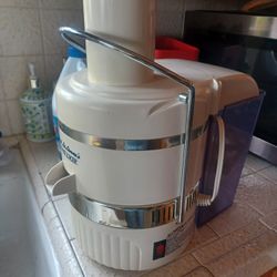 Juice Extractor/ Jack La Lanne's Power Juicer