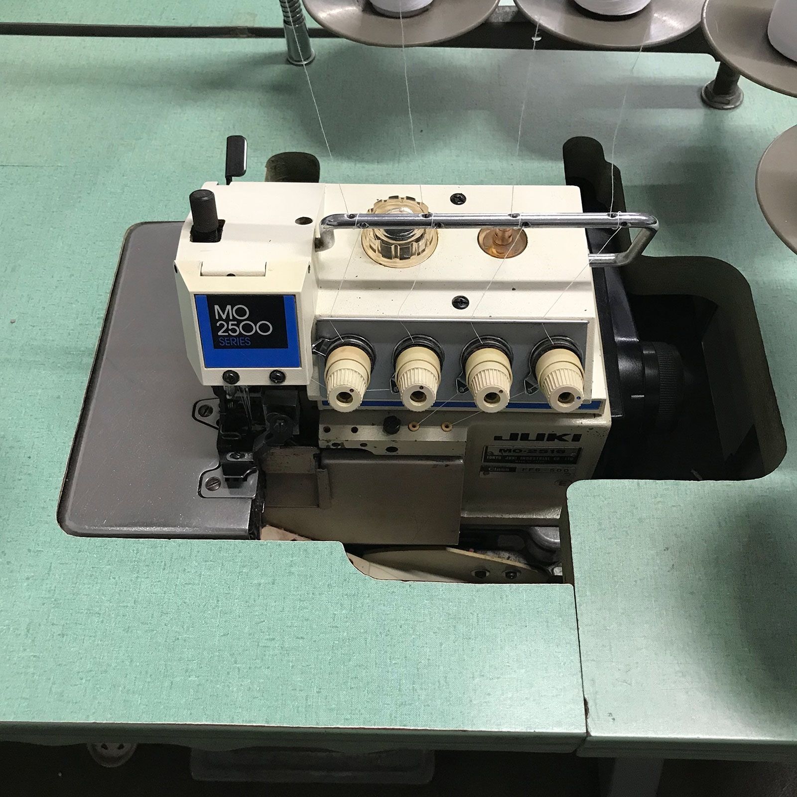 Juki MO-2516 Overlock Sewing Machine 5 Thread Industrial 2500 Series Knits Serger Chainstitch Máquina de Coser de 5 Hilos 