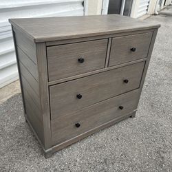 Grey Modern 4 Drawer Bedroom Storage Dresser Chest! Bottom drawer falls when pulled too far. 38x19x35in