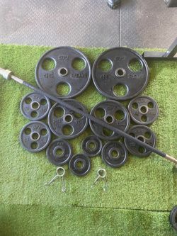 Marcy Weight Bench + 230lbs + Barbell