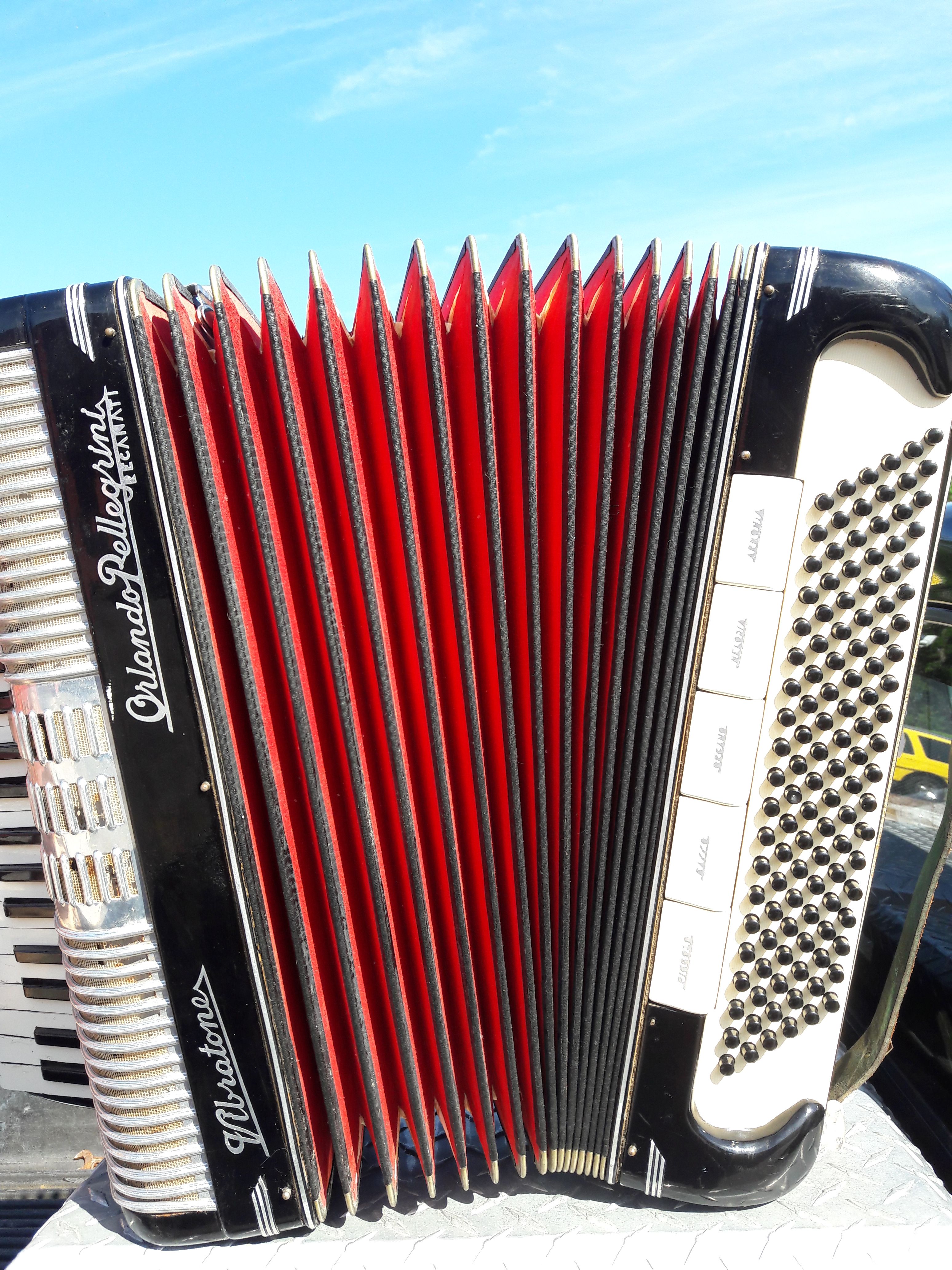 Orlando pellegrini vibratone accordion