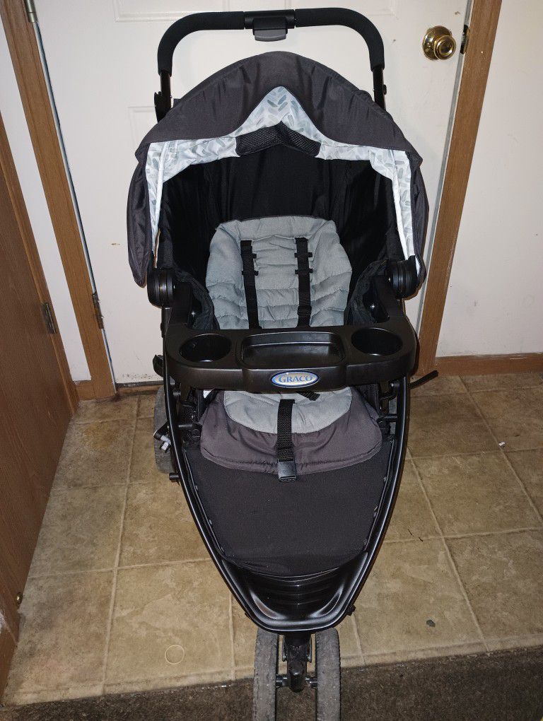 Graco Car Seat With Base And Stroller 