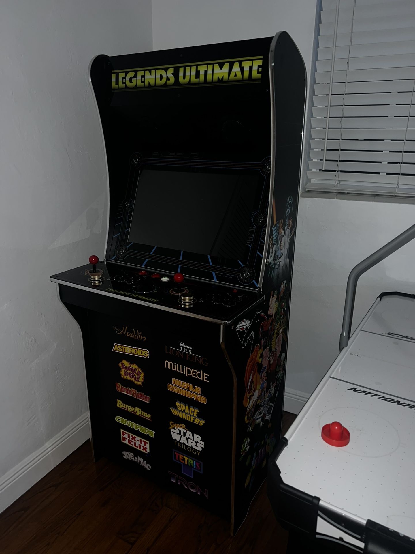 Legends Ultimate Arcade Machine🕹️