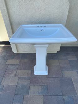 Pedestal sink